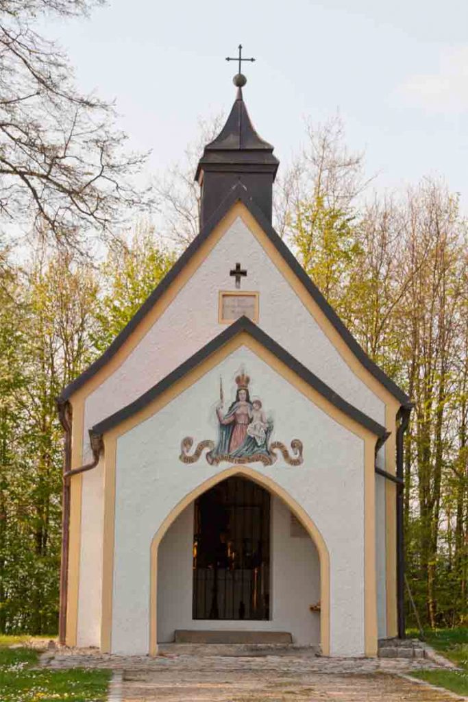 Kapelle zum Seligen Bauern am Galgenberg Menning